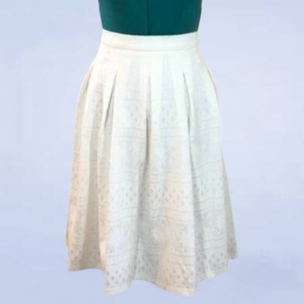 Le Chateau White Lace Flared A-Line Skirt - Size 8 - Picture 2 of 10
